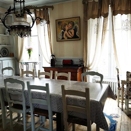 Hotel La Chasse Royale Plailly Esterno foto