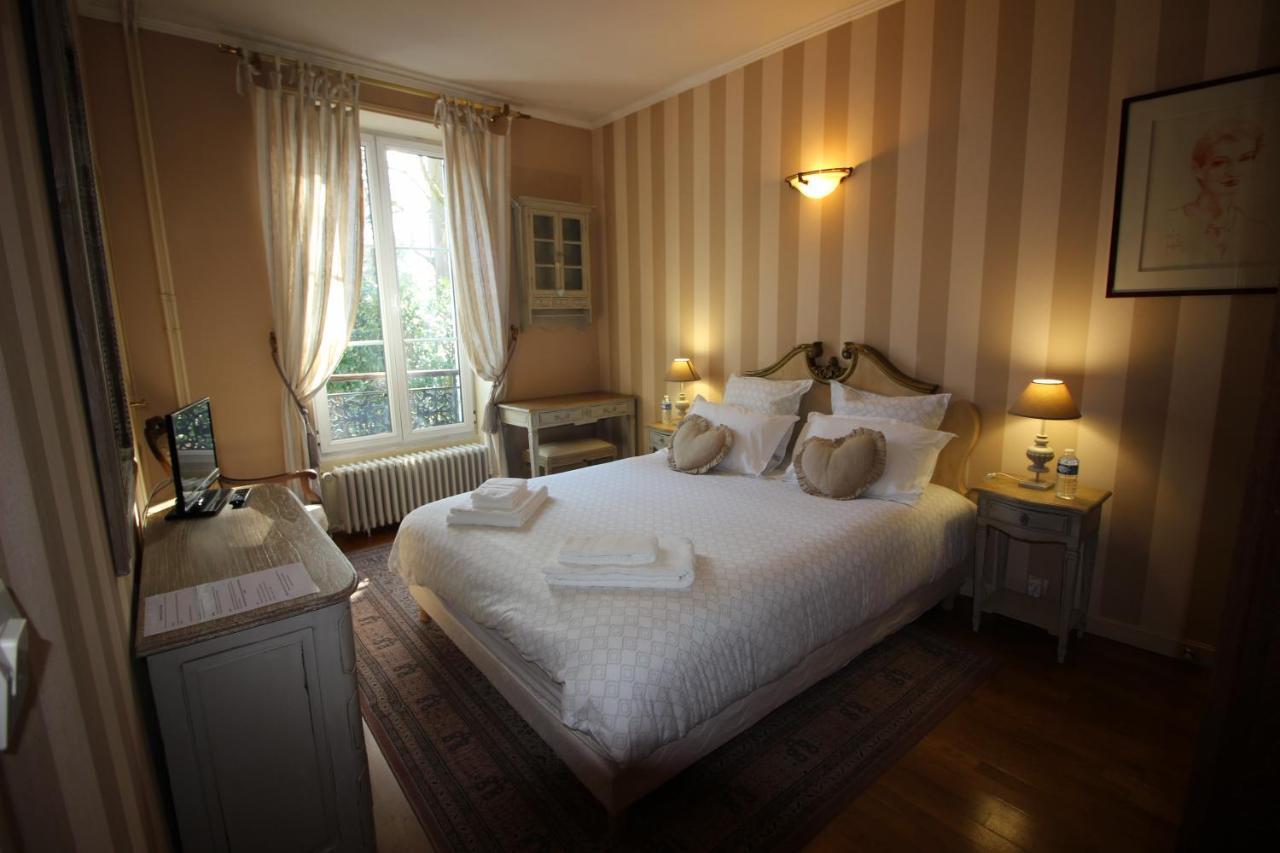 Hotel La Chasse Royale Plailly Esterno foto